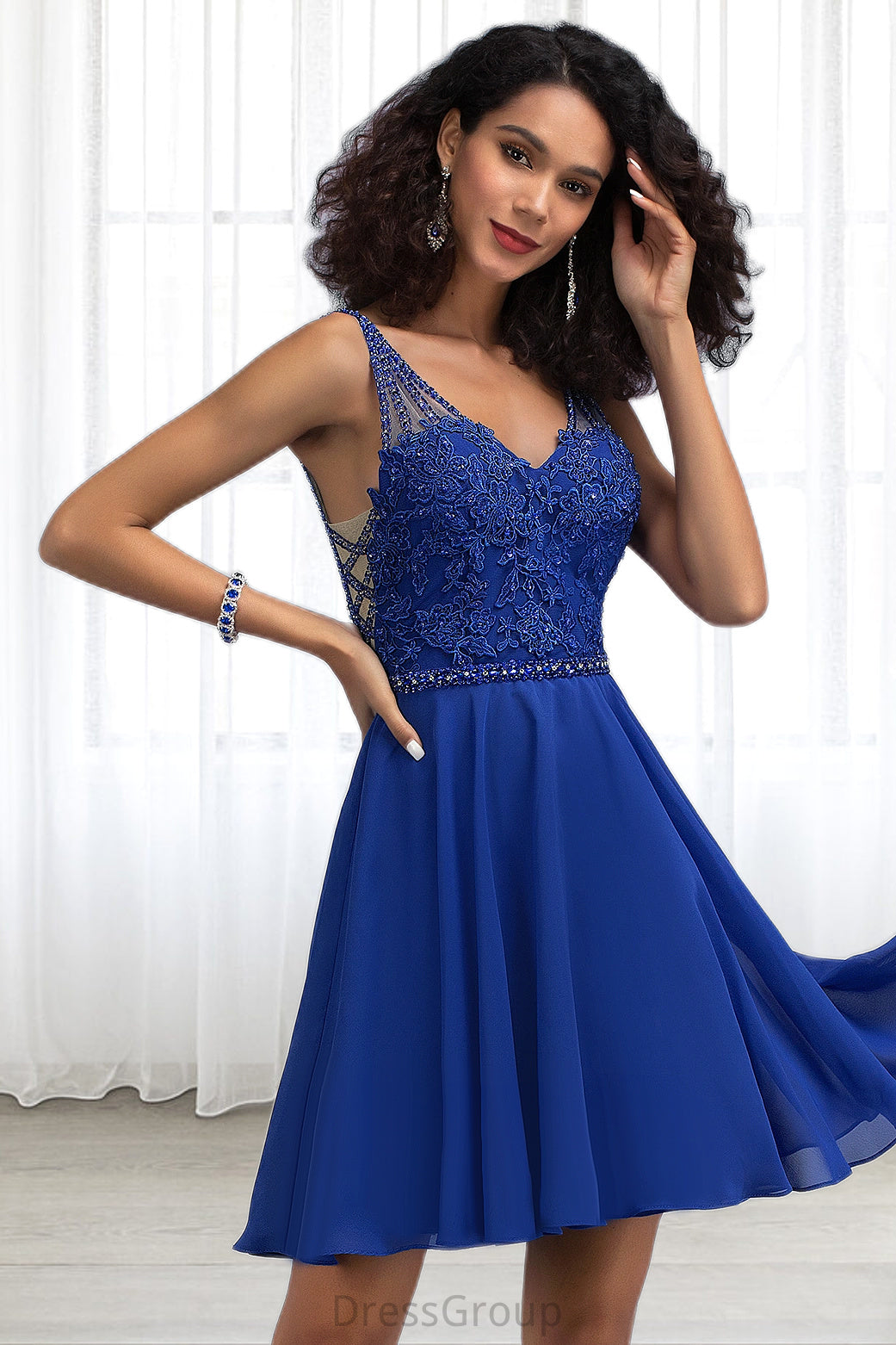 Lacey A-line V-Neck Short/Mini Chiffon Lace Homecoming Dress With Beading HAP0020563