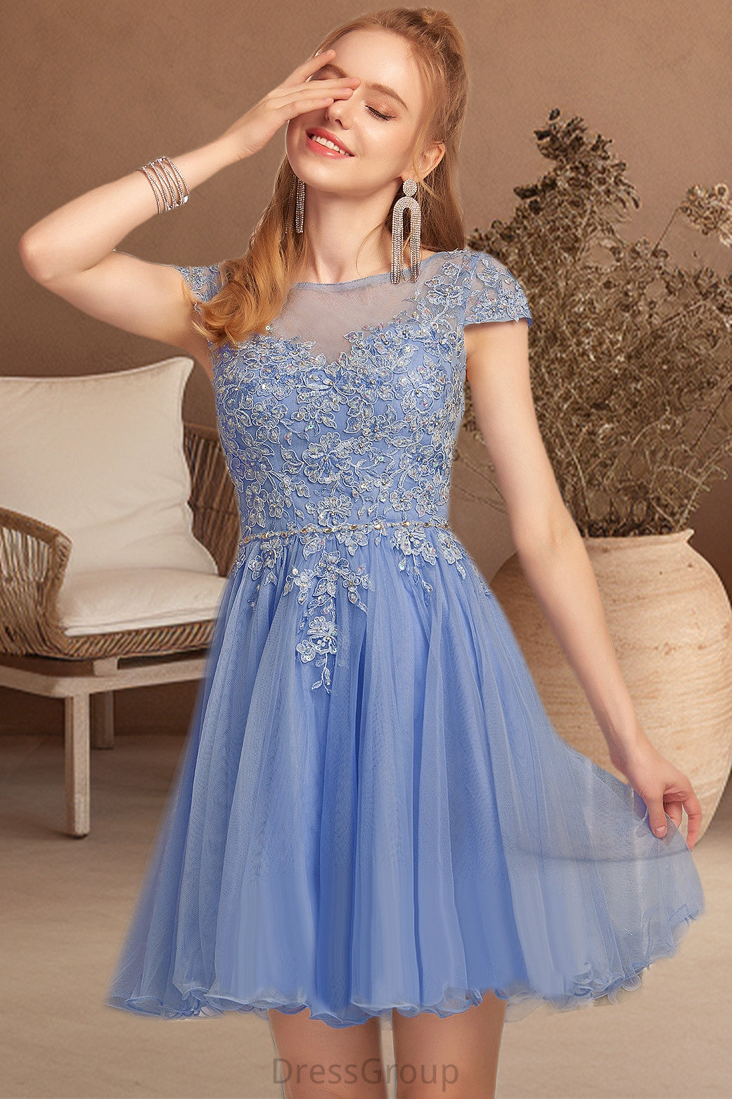 Adalynn A-line Scoop Short/Mini Tulle Homecoming Dress With Beading Appliques Lace HAP0020547