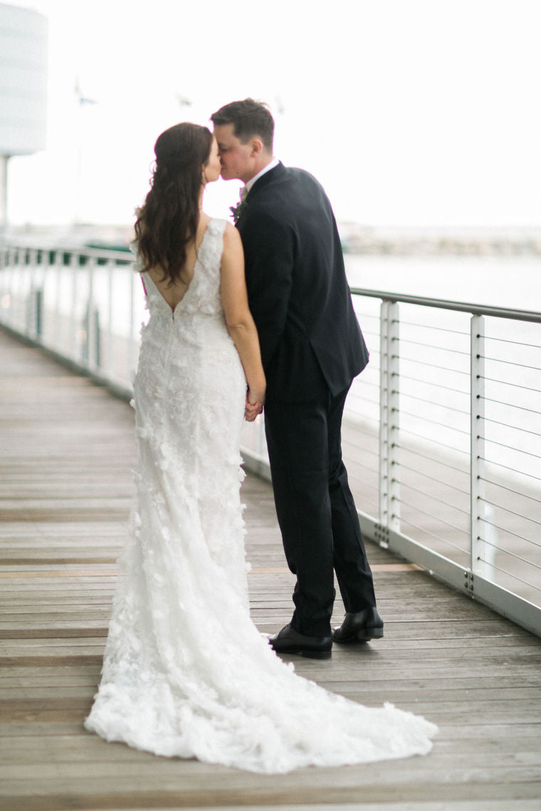 Sparkly Lace 3D Flowers Mermaid Wedding Dress With V-Neck