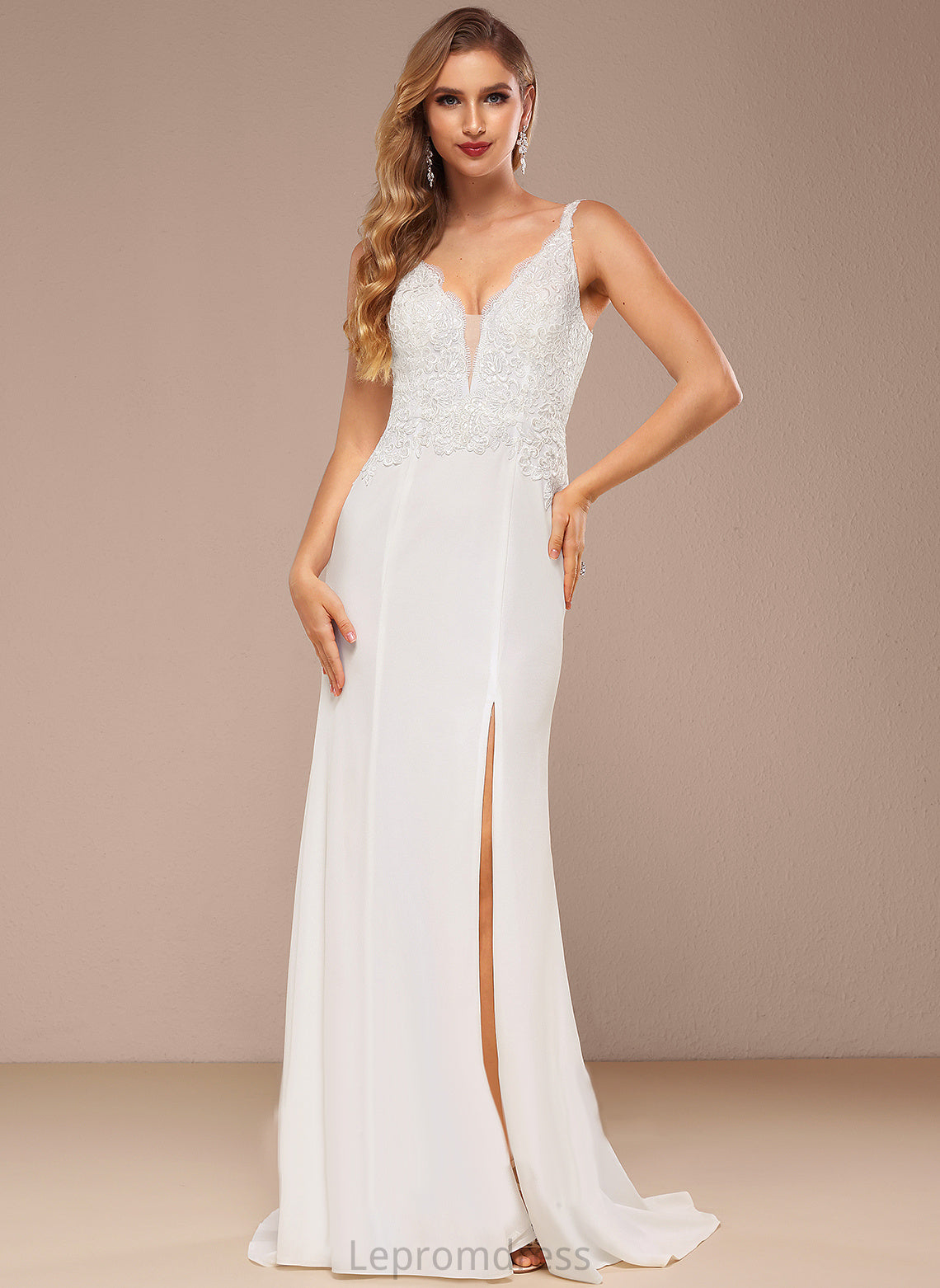 Wedding Dresses Train V-neck Chiffon With Autumn Sequins Lace Wedding Trumpet/Mermaid Dress Sweep